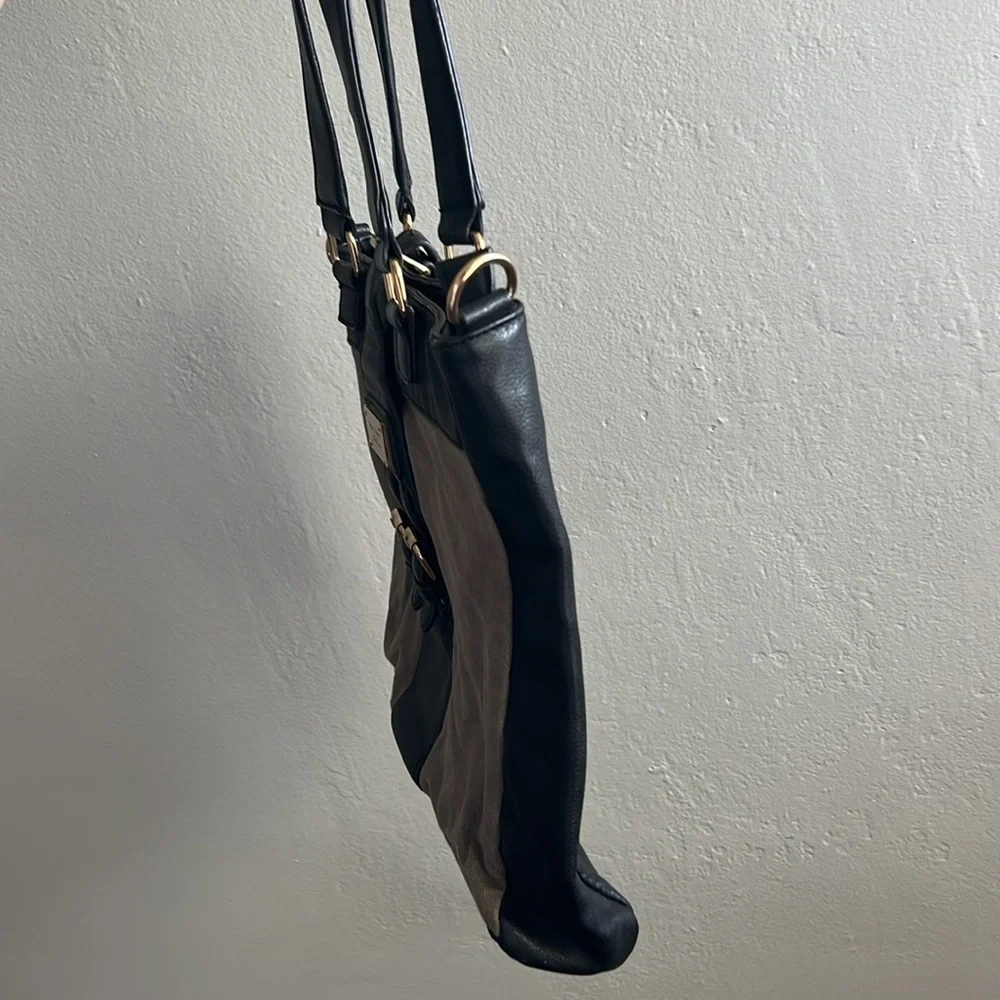 Coco + Carmen Shoulder Bag - Picture 7 of 8